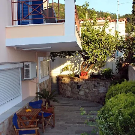 Apartment Koukounaries
