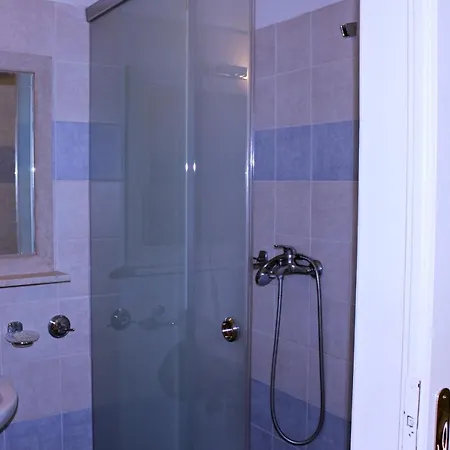 شقة Koukounaries Límni