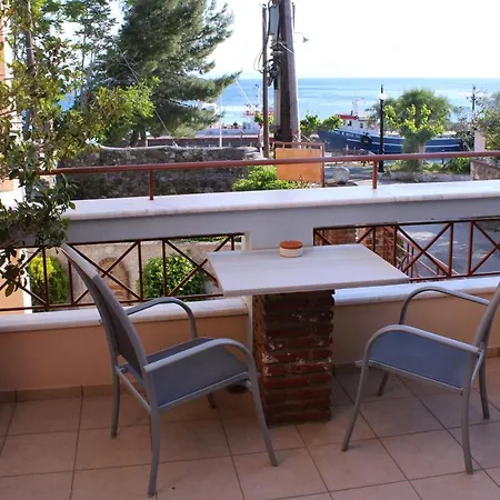Koukounaries * Limni (Evia)